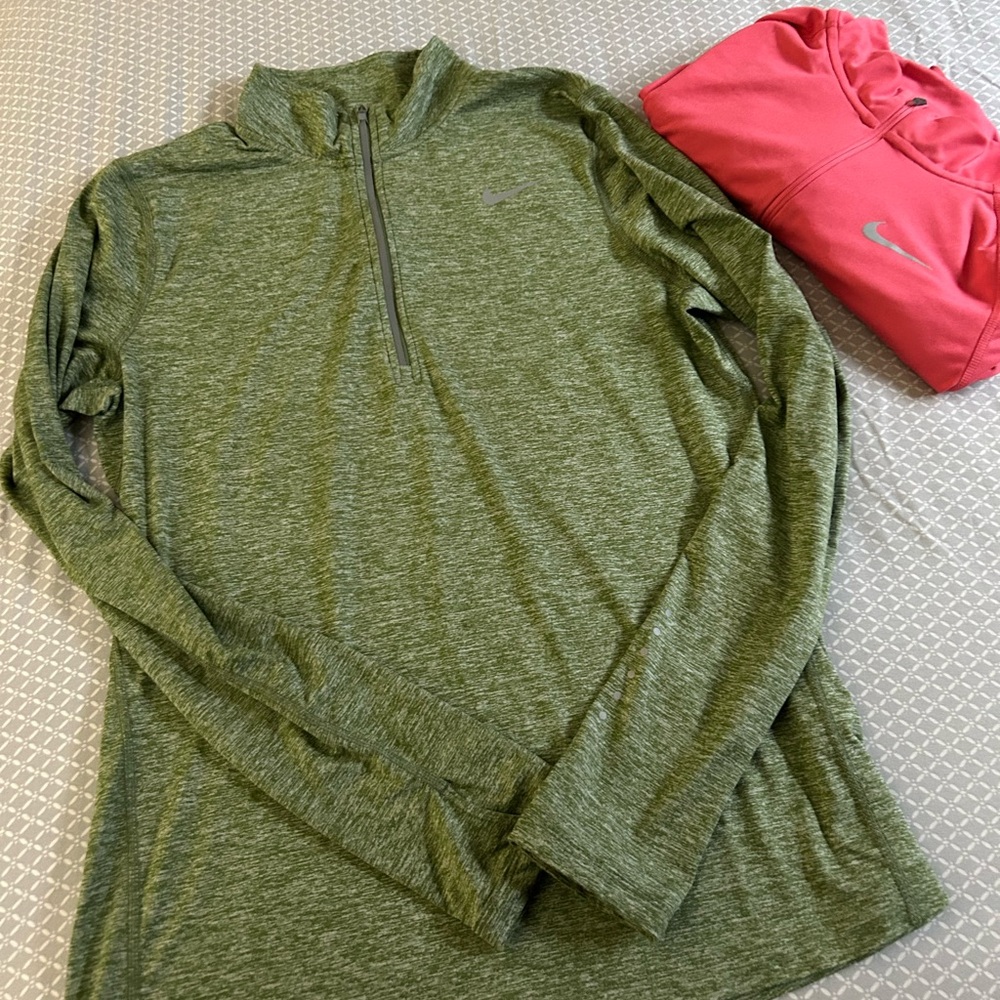 Women’s Nike Dri-Fit Tops Size Medium